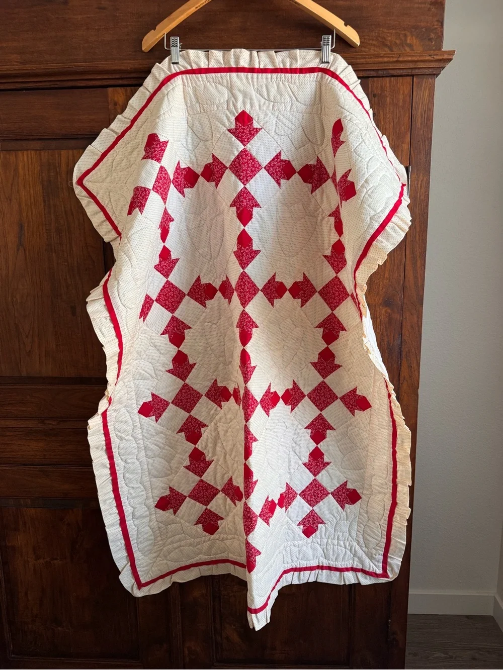 Vintage Handmade Flying Geese quilt pattern Red Cream Micro Floral Ruffle edge